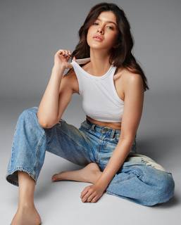 Shanaya Kapoor feet photo thumbnail