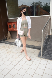 Shanaya Kapoor feet photo thumbnail