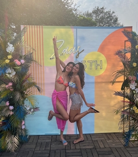 Shanaya Kapoor feet photo thumbnail