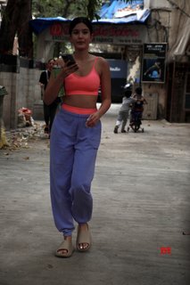 Shanaya Kapoor feet photo thumbnail