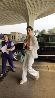 Shanaya Kapoor feet photo thumbnail