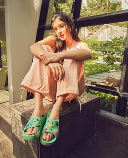 Shanaya Kapoor feet photo thumbnail