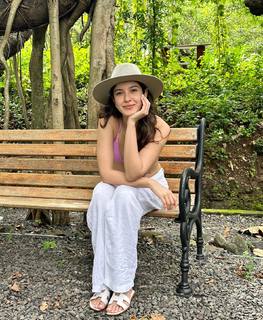 Shanaya Kapoor feet photo thumbnail