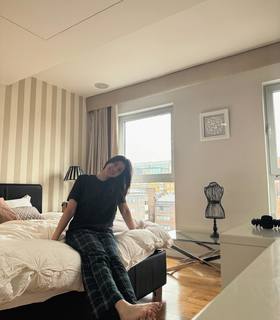 Shanaya Kapoor feet photo thumbnail