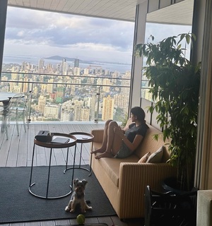 Shanaya Kapoor feet photo thumbnail