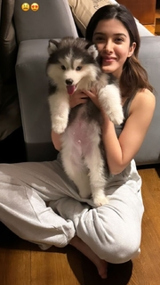 Shanaya Kapoor feet photo thumbnail