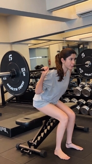 Shanaya Kapoor feet photo thumbnail