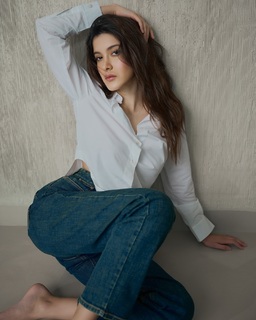 Shanaya Kapoor feet photo thumbnail