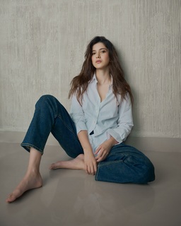 Shanaya Kapoor feet photo thumbnail