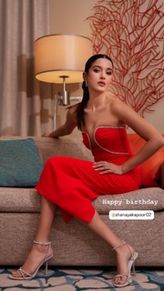 Shanaya Kapoor feet photo thumbnail