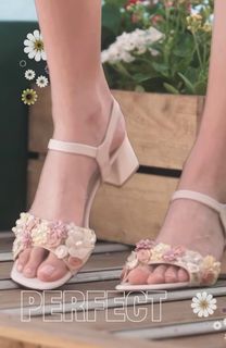 Shanaya Kapoor feet photo thumbnail