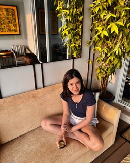 Shanaya Kapoor feet photo thumbnail