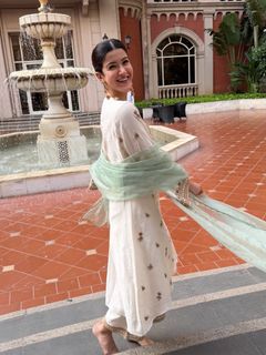 Shanaya Kapoor feet photo 2