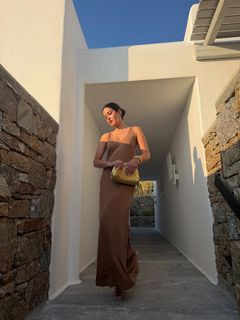 Shanaya Kapoor feet photo 10