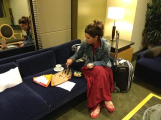 Shania Twain feet photo thumbnail