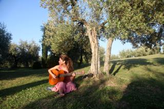 Shania Twain feet photo thumbnail