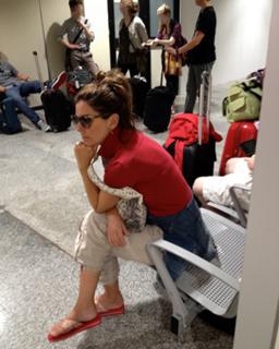Shania Twain feet photo thumbnail