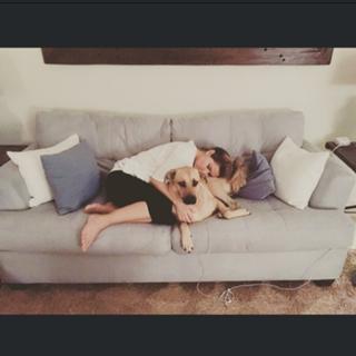 Shania Twain feet photo thumbnail