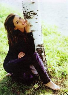 Shania Twain feet photo thumbnail