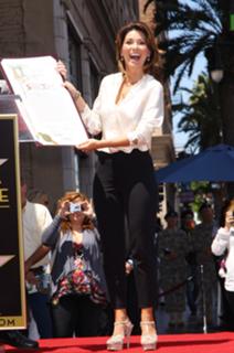 Shania Twain feet photo thumbnail