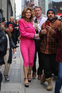 Shania Twain feet photo thumbnail