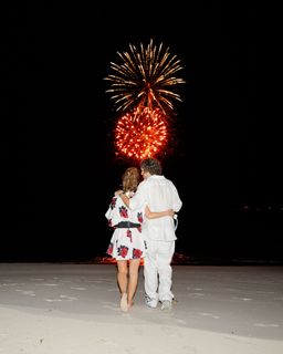 Shania Twain feet photo thumbnail