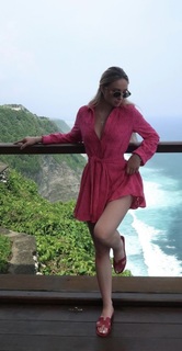 Shania Tyra Geiss feet photo 2