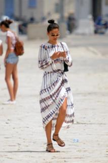 Shanina Shaik feet photo thumbnail