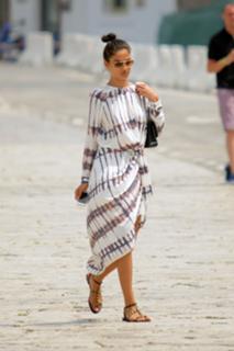 Shanina Shaik feet photo thumbnail