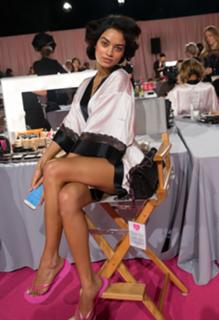 Shanina Shaik feet photo thumbnail