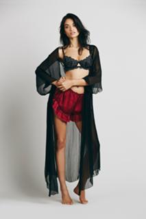 Shanina Shaik feet photo thumbnail