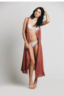 Shanina Shaik feet photo thumbnail