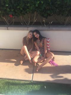 Shanina Shaik feet photo thumbnail