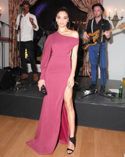 Shanina Shaik feet photo thumbnail