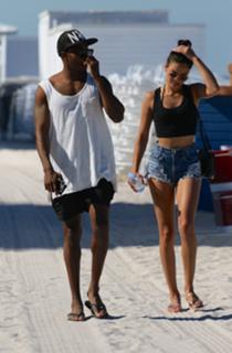 Shanina Shaik feet photo thumbnail
