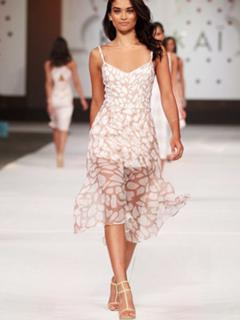 Shanina Shaik feet photo thumbnail