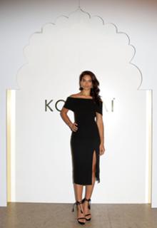 Shanina Shaik feet photo thumbnail