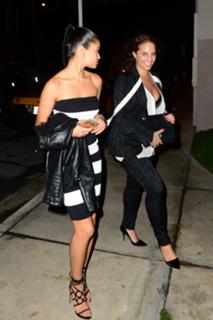 Shanina Shaik feet photo thumbnail