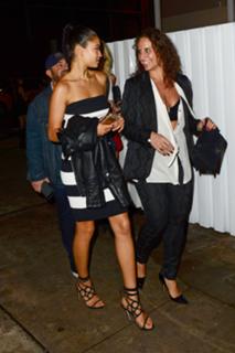 Shanina Shaik feet photo thumbnail