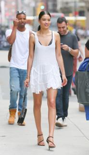 Shanina Shaik feet photo thumbnail