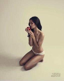 Shanina Shaik feet photo thumbnail