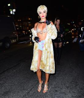 Shanina Shaik feet photo thumbnail