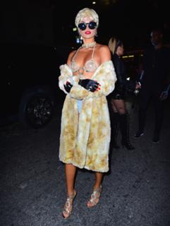 Shanina Shaik feet photo thumbnail