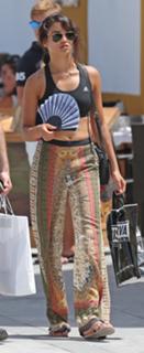 Shanina Shaik feet photo thumbnail