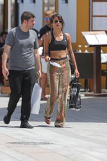 Shanina Shaik feet photo thumbnail