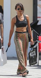 Shanina Shaik feet photo thumbnail