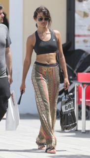 Shanina Shaik feet photo thumbnail