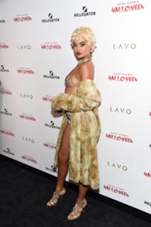 Shanina Shaik feet photo thumbnail