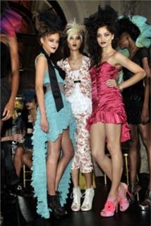 Shanina Shaik feet photo thumbnail