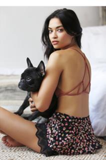 Shanina Shaik feet photo thumbnail